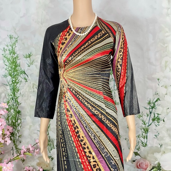 New Vietnamese Ao dai lụa họa tiết
size M (US 2) - Picture 2 of 6